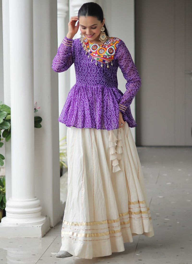 Bandhani Print Gamthi Work Kediya With Off White Lehenga For Navratri