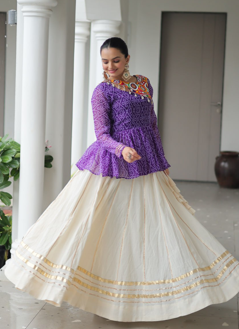 Bandhani Print Gamthi Work Kediya With Off White Lehenga For Navratri