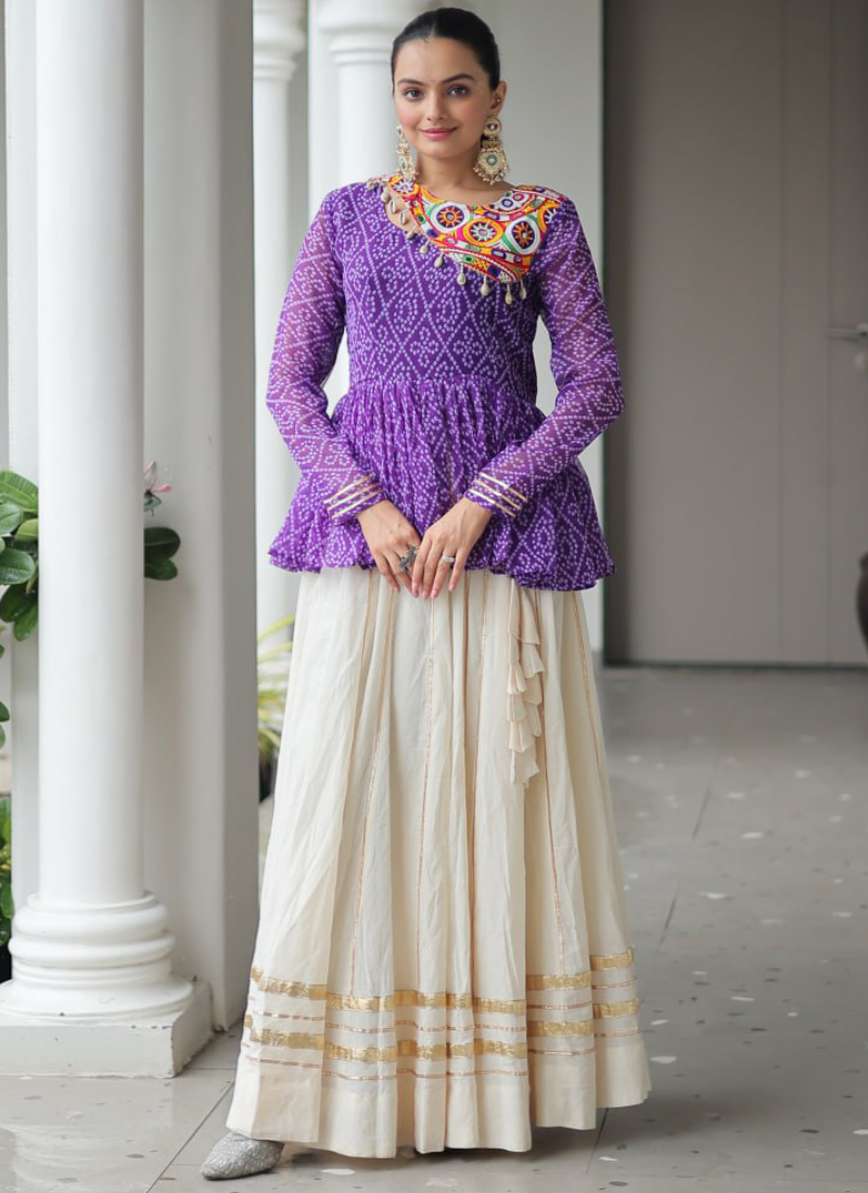 Bandhani Print Gamthi Work Kediya With Off White Lehenga For Navratri