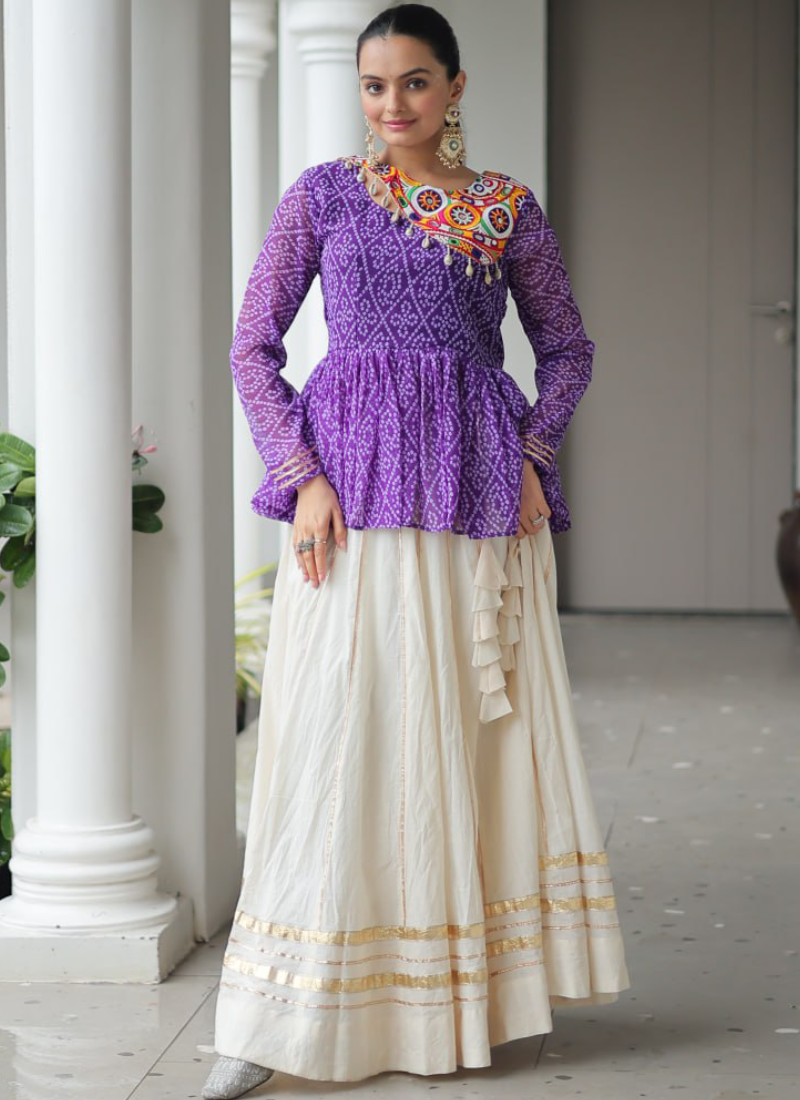 Bandhani Print Gamthi Work Kediya With Off White Lehenga For Navratri