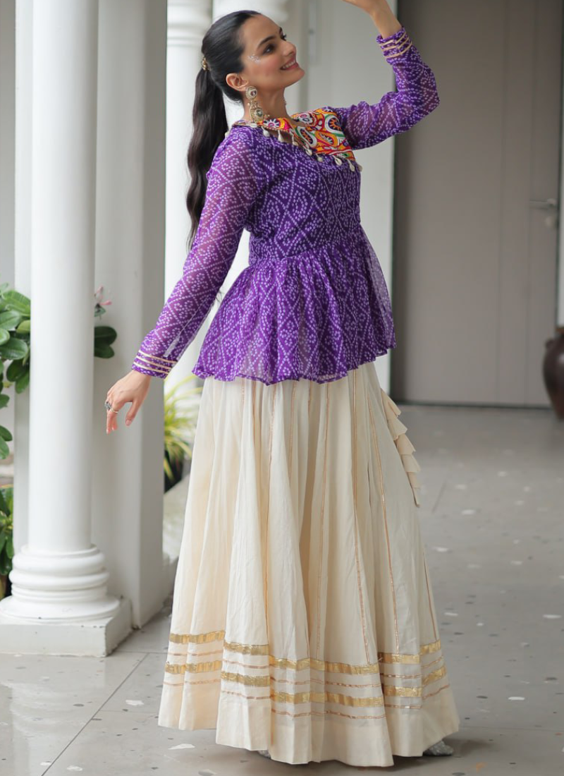 Bandhani Print Gamthi Work Kediya With Off White Lehenga For Navratri