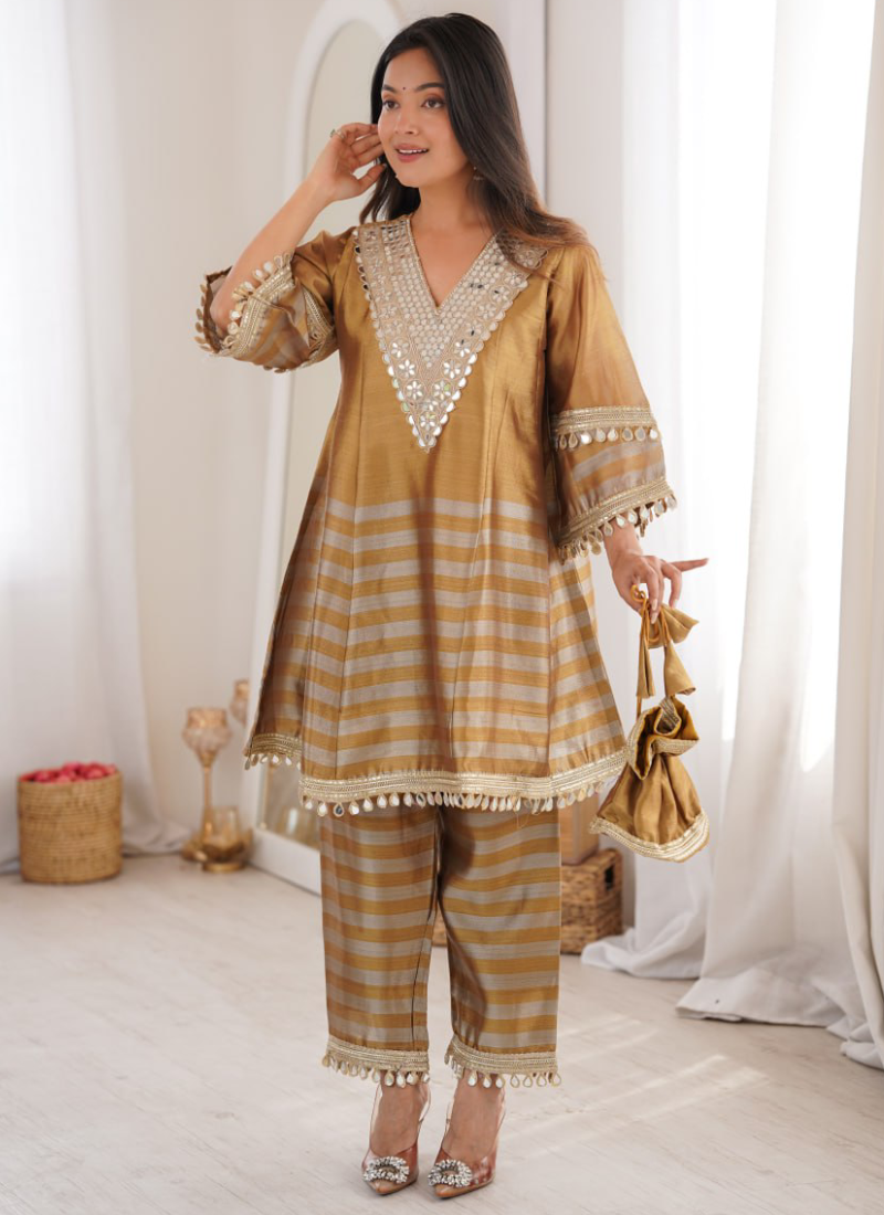 Designer Real Mirror Work Two Shaded Kurta Set With Batwa Potli