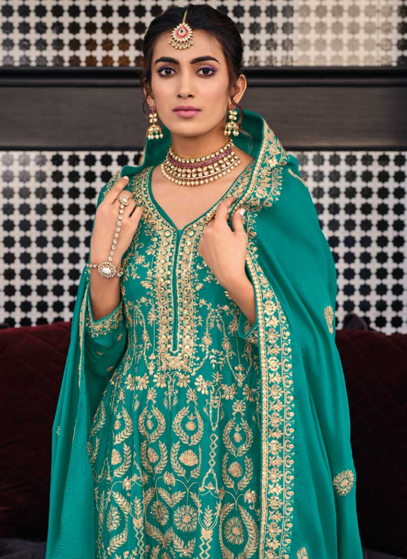 Georgette Thread Embroidered Green Pakistani Salwar Suit